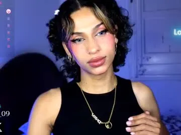 IrisLayne – webcam model profile photo Image 8