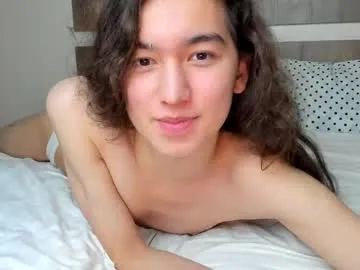 MartinaLeen – webcam model profile photo Image 3