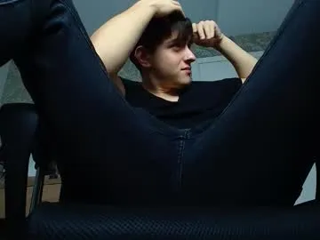 mae_nathan – webcam model profile photo Image 17