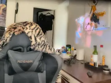 indiandesiguys2023 – webcam model profile photo Image 5