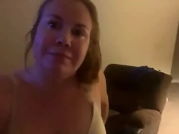 BellaLeen – webcam model profile photo Image 2