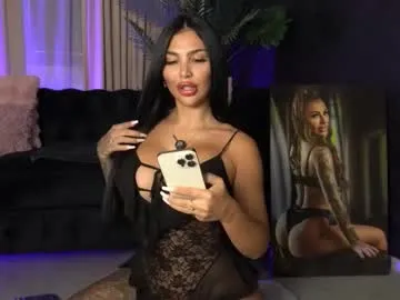 AdelinaLuuna – webcam model profile photo Image 14