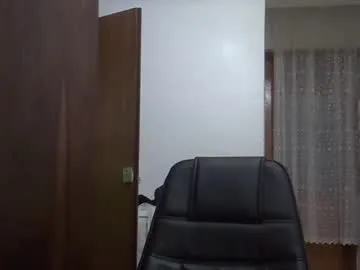 delilah_blazee – webcam model profile photo Image 4