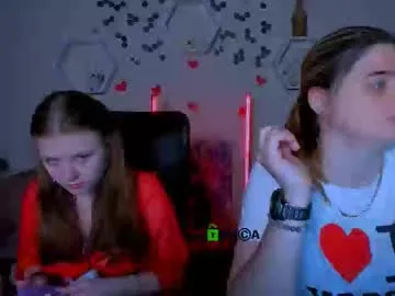 mae_nathan – webcam model profile photo Image 14