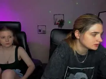 mae_nathan – webcam model profile photo Image 4