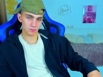 emilywarren296 – webcam model profile photo Image 16