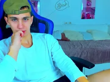 emilywarren296 – webcam model profile photo Image 18