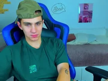 emilywarren296 – webcam model profile photo Image 2