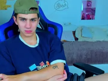 emilywarren296 – webcam model profile photo Image 4