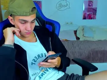 emilywarren296 – webcam model profile photo Image 7