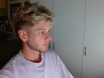 keranimaralaa33409304290 – webcam model profile photo Image 4