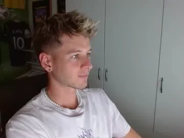 keranimaralaa33409304290 – webcam model profile photo Image 8