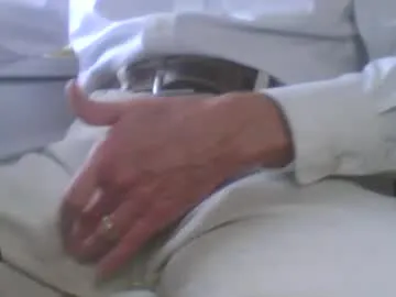 iamsomeone1234 – webcam model profile photo Image 13