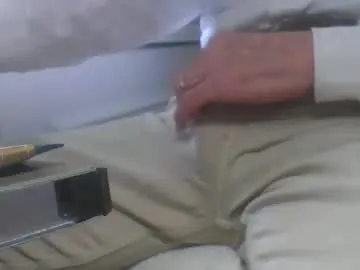 iamsomeone1234 – webcam model profile photo Image 7