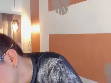 AmelyLu – webcam model profile photo Image 17