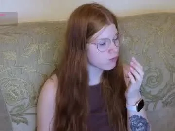 AlisonHale – webcam model profile photo Image 4