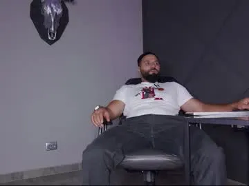 emilywarren296 – webcam model profile photo Image 16