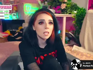 mia_cloudy – webcam model profile photo Image 15