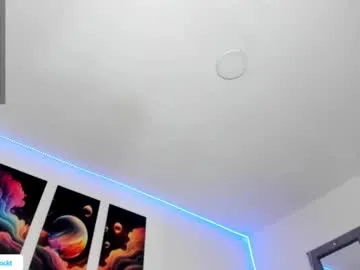 sunflower_28 – webcam model profile photo Image 17