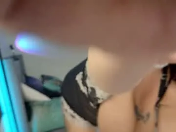 CristiBriceno – webcam model profile photo Image 3