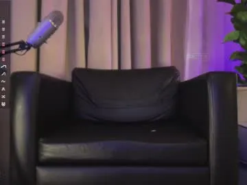 EmiliaWalker – webcam model profile photo Image 14