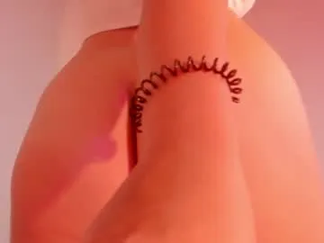 KamillaRey – webcam model profile photo Image 2