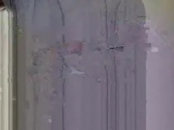 CarolineCouls – webcam model profile photo Image 3