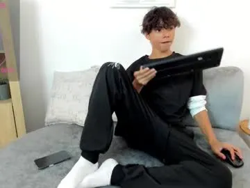 brownboy6999 – webcam model profile photo Image 3