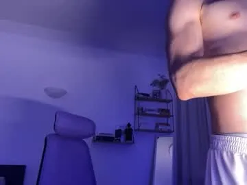 mae_nathan – webcam model profile photo Image 2