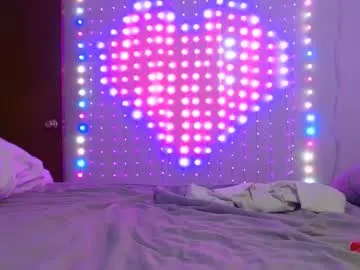 JuliahLewis – webcam model profile photo Image 2