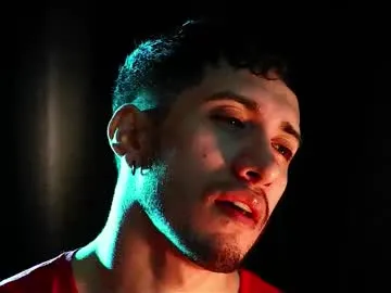 Claire – webcam model profile photo Image 4