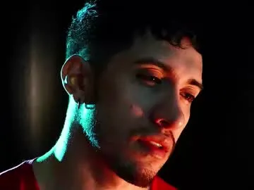 Claire – webcam model profile photo Image 7