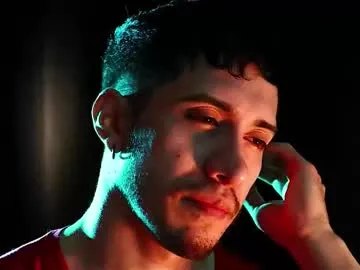 Claire – webcam model profile photo Image 9