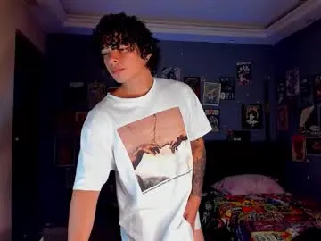 iamsomeone1234 – webcam model profile photo Image 15