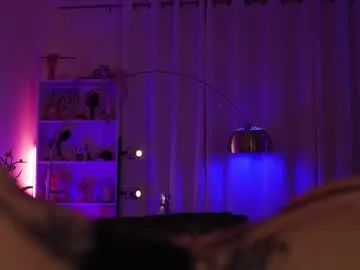 midwestlovers1990 – webcam model profile photo Image 2