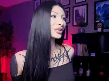 mae_nathan – webcam model profile photo Image 9