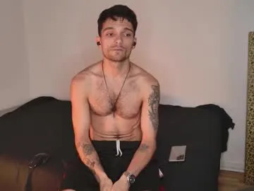 CarolineCouls – webcam model profile photo Image 3