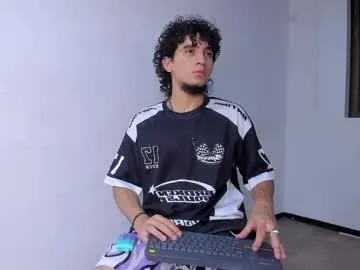 dovia – webcam model profile photo Image 4