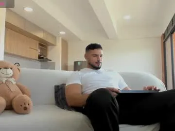 lucyheifer – webcam model profile photo Image 13