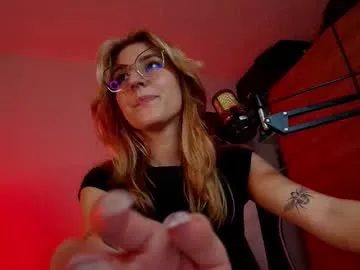 emilywarren296 – webcam model profile photo Image 12