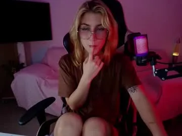 emilywarren296 – webcam model profile photo Image 13