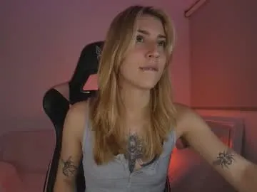 emilywarren296 – webcam model profile photo Image 15