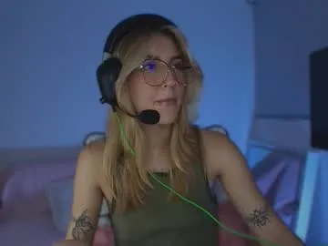 emilywarren296 – webcam model profile photo Image 18