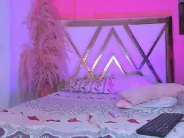 JuliahLewis – webcam model profile photo Image 6