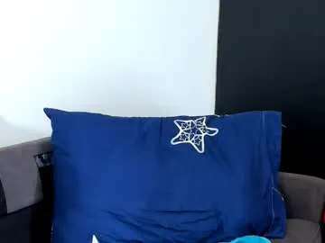 iamsomeone1234 – webcam model profile photo Image 15