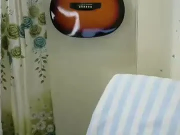 iamsomeone1234 – webcam model profile photo Image 10