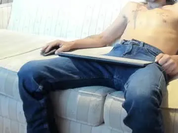 iamsomeone1234 – webcam model profile photo Image 14