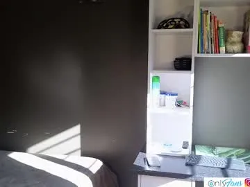 puneripiya – webcam model profile photo Image 6