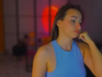 LunaWinks – webcam model profile photo Image 5