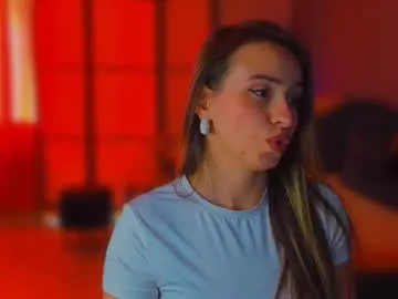 LunaWinks – webcam model profile photo Image 6